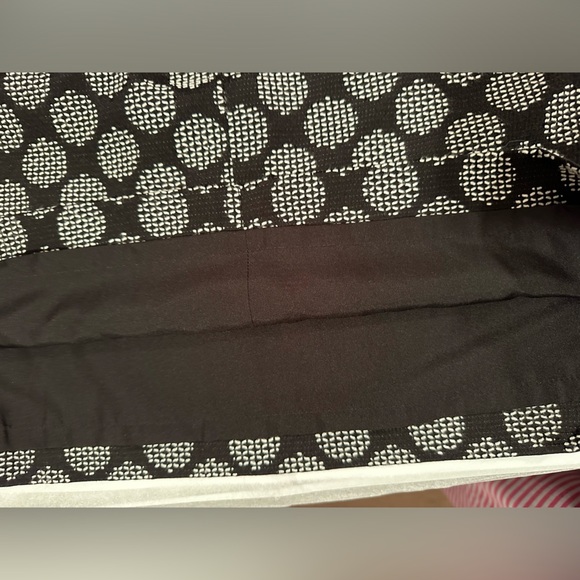 Ann Taylor LOFT black-and-white geometric print mini skirt size 4 - Picture 6 of 8